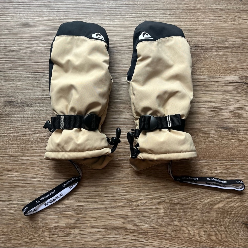 Quiksilver Beige and Black Winter Mittens